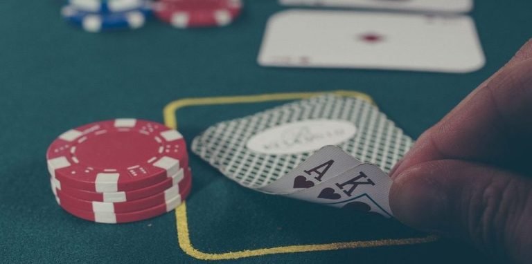 Pengguna di berbagai kota Indonesia menikmati hiburan sports dan casino dengan nyaman menggunakan ponsel